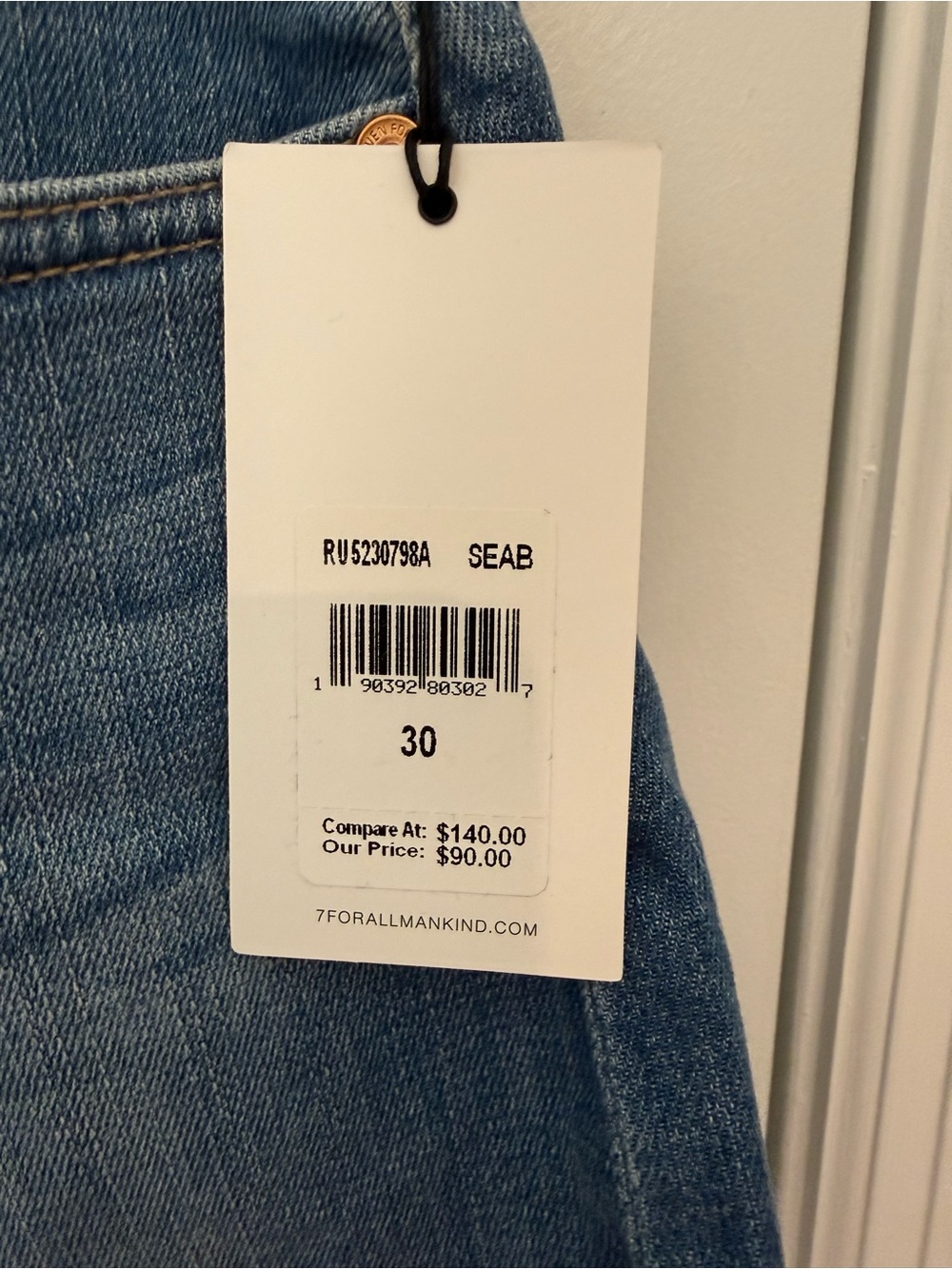 7 for all mankind Classic Mid-Wash Denim Roll-Cuff Women’s Shorts NWT Size 30 - Picture 4 of 4